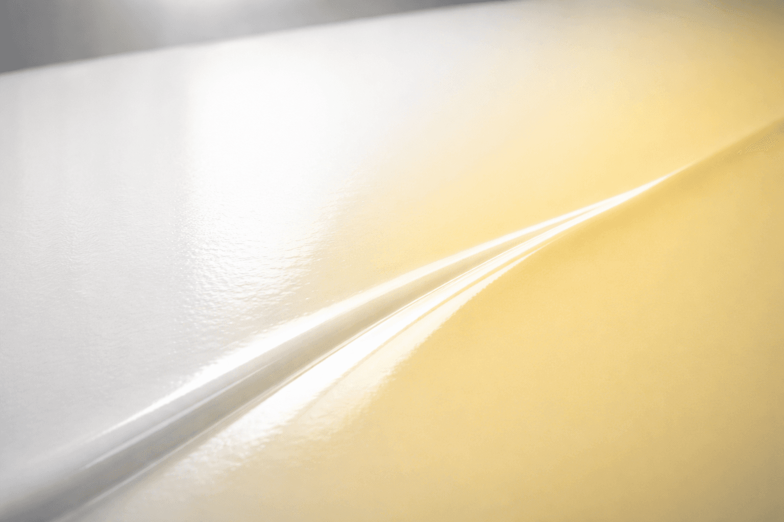 Alkid Reçinelerde Sararma Neden Olur?